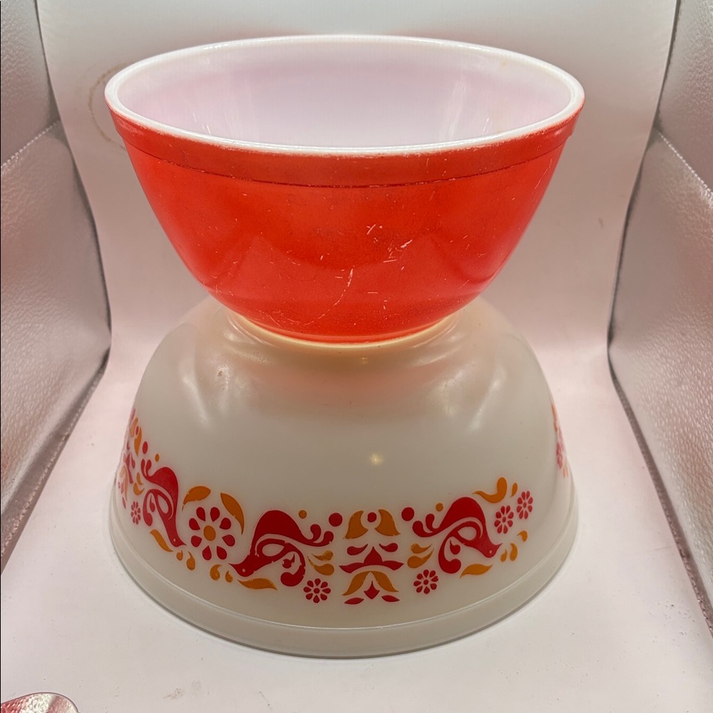 Pyrex Vintage Friendship Mixing Bowls Set of 2